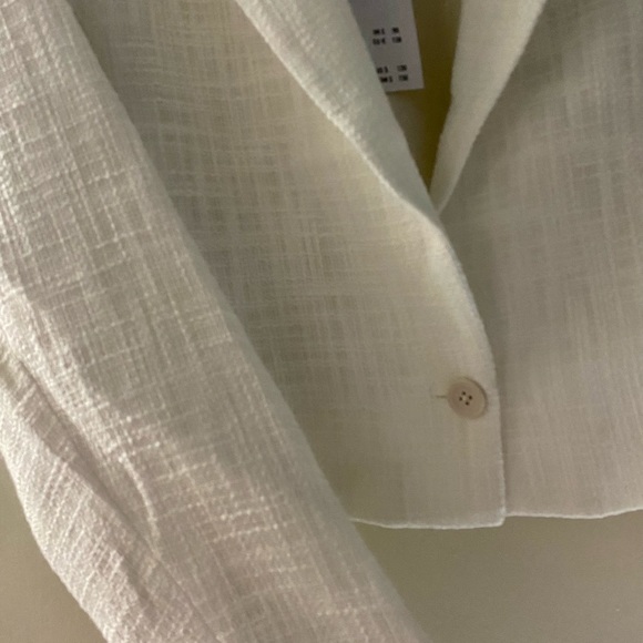 Abercrombie & Fitch // Cropped Tweed Blazer (L - White) *NWT* (Discontinued) - Picture 4 of 14